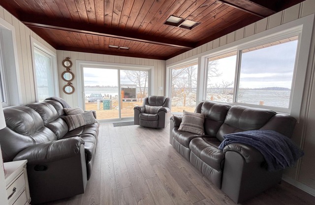 Birder's Paradise | 300° of Waterfront Views