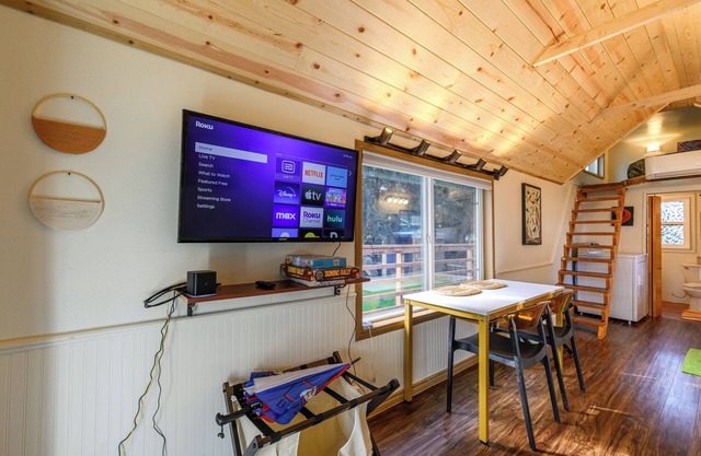 Birdhouse: country living close to everything