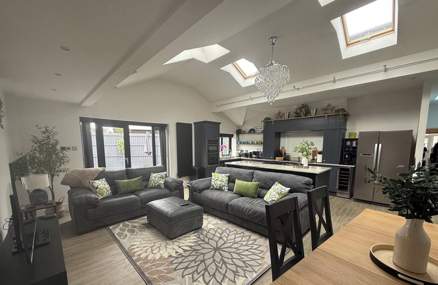 Birkdale Links Lodge - Ideal for golf stays and larger families.