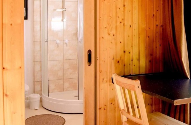 Birtok Houses-tiny home for 2 by the creek