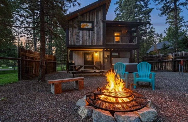 Bison Ridge Cabin #4 | 4BR Getaway w/Hot Tub, Fire Pit & Grill | Sleeps 10!