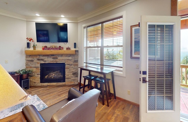 Black Bear Crossing #04 - Brigham 5 Bed Townhouse by RedAwning