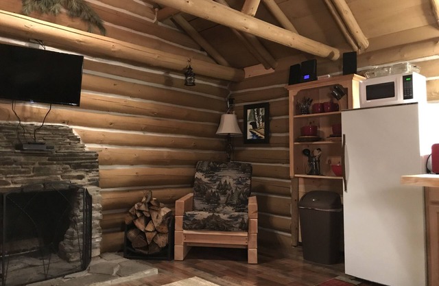 Black Bear Lodge Rustic Log Cabin