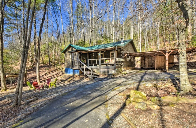 Blairsville Cabin w/Fire Pit, 7 Mi to Dtwn!