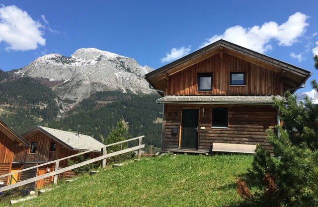 Block house directly in an idyllic ski, walk and mountain bike region