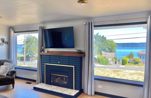 Blue Anchor Starboard Suite