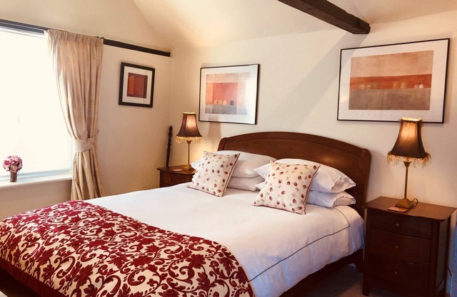 Blue Cow Luxury Cosy Cottage - Bed and Breakfast