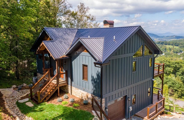 Blue Heaven - Long Range Views, Hot Tub, Luxury Home, Near Blowing Rock!