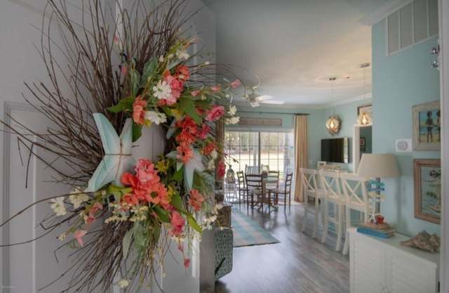 "Blue Heaven" luxury ML condo w/screened porch