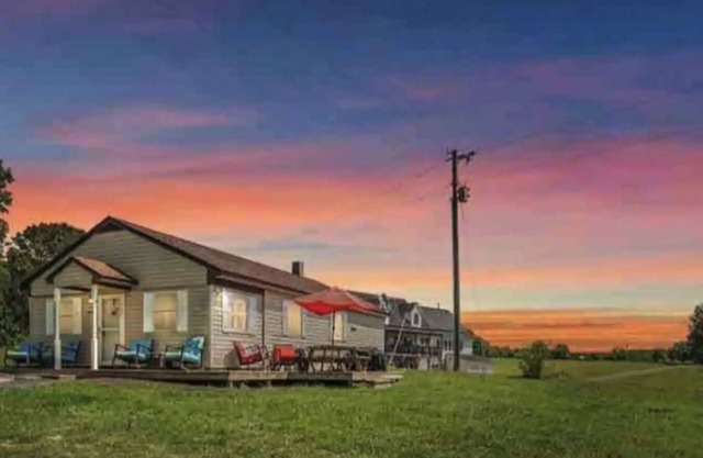 Blue Heron Cottage Cute Lake Front + Kayaks + Stars + Boat Launch & Slip