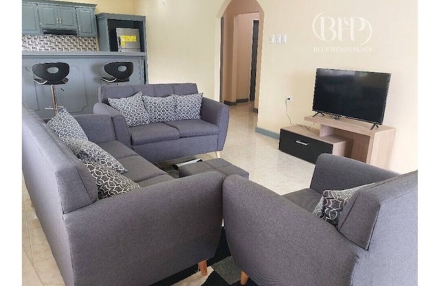 Blue Heron Place: Large Home Style Rental Unit:5 Minute Drive To Popular Beaches