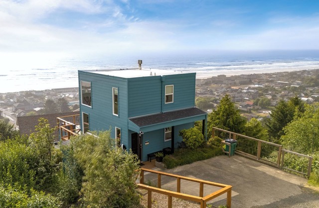 Blue Horizon by AvantStay | Panoramic Views of the Ocean w/Entertainers Patio