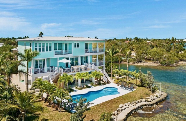 *BLUE HORIZON @ SUGARLOAF SHORES* Waterfront Home & Pool + LAST KEY SERVICES…
