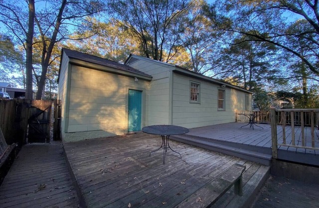 Blue Jay House in North Fondren - Comfortable & quiet 2 BR/1 BA
