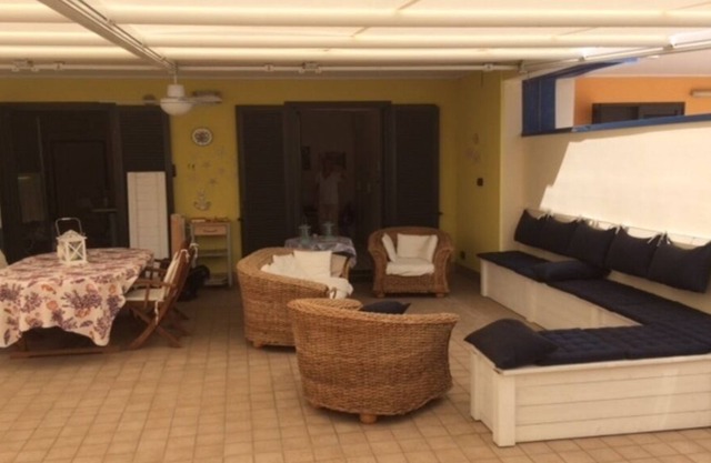 Blue like the sea, ground floor apartment with large terrace.