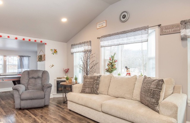 Blue Mountain Bungalow | 3 Bed, 2 Bath