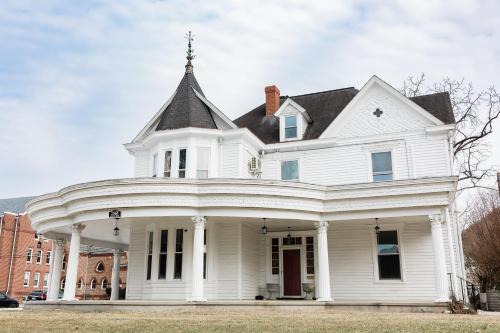Blue Ridge Abbey Bed and Breakfast