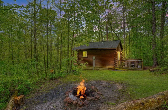 Blue Rose Cabins - Cupids Cabin