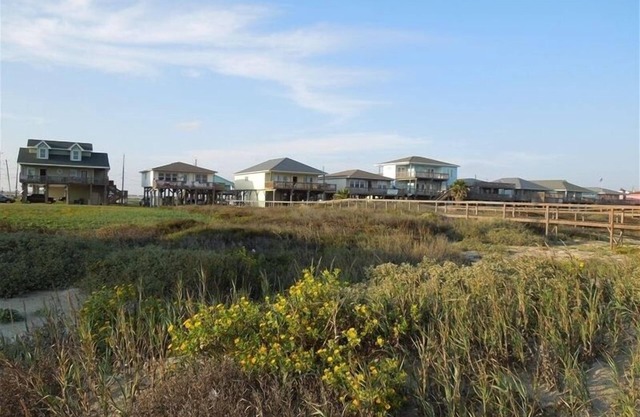 Blue Sea Star- I Steps Away to beach- Sept 14-20 last min deal 50% off 110 nt