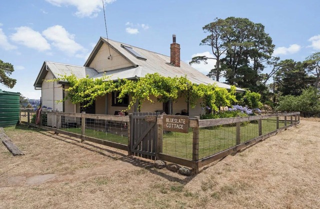 Blue Slate Cottage at Curraweela Farm