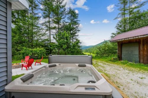 Blueberry Hill Escape Pet Friendly HotTub Fire pit