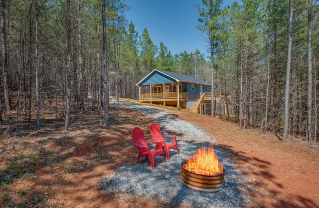 Bluebird Cottage | Secluded Cottage in the Blue Ridge Mountains
