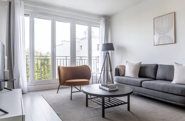 Blueground | Pereire, concierge, nr Ternes