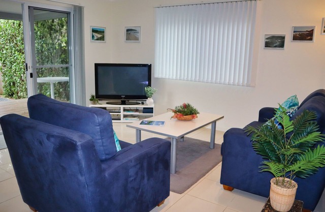 BLUEYS APARTMENT 2 bedrooms *Sleeps 4 * walk to cafes and beach
