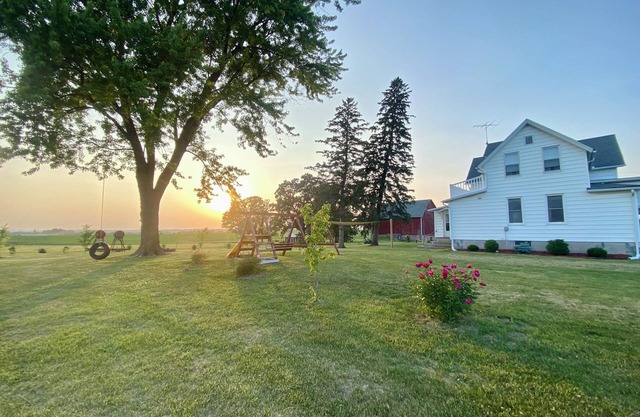 Bluff Country Farmhouse with a view