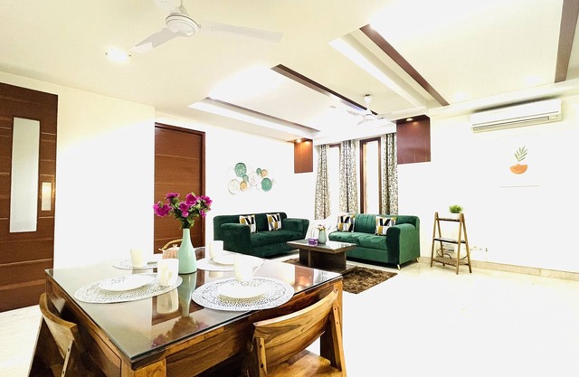 BluO Modern 2BHK- Green Park Market & Hauz Khas