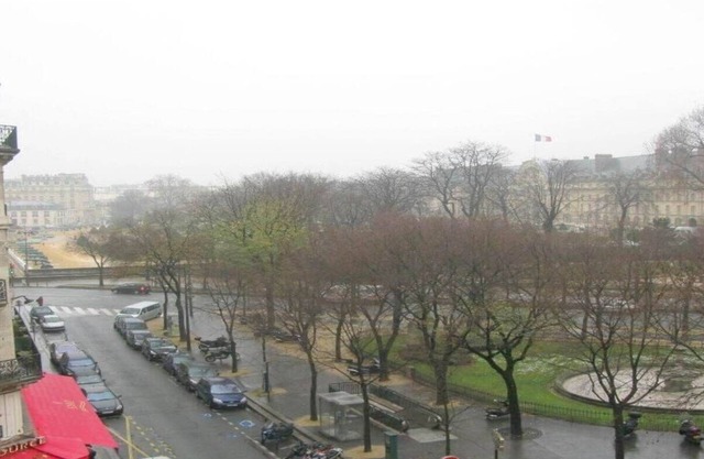 BLVD LATOUR MAUBOURG-SPECTACULAR VIEWS OVER LES INVALIDES