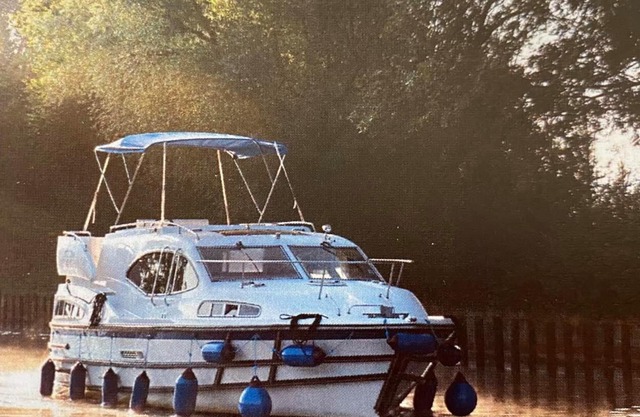 Boat at the dock or in navigation without a license