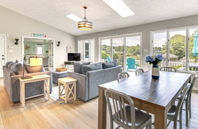 Boat Dock & Kayaks: Waterfront Home in Deltaville!
