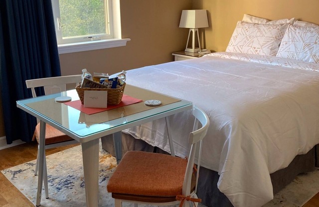 Boat, fish, golf, swim, & dine at Mariners Landing on Smith Mountain Lake!