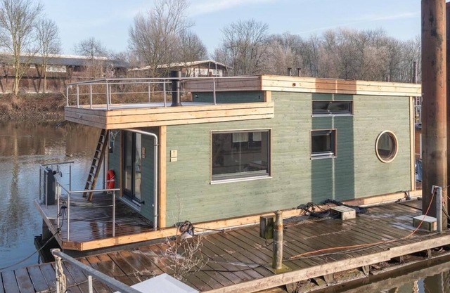 Boat 'Hausboot Mit Kamin' with Private Terrace and Wi-Fi