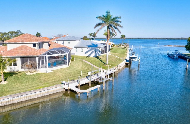 Boating/Fishing Paradise at Bayfront Dock! Pool!