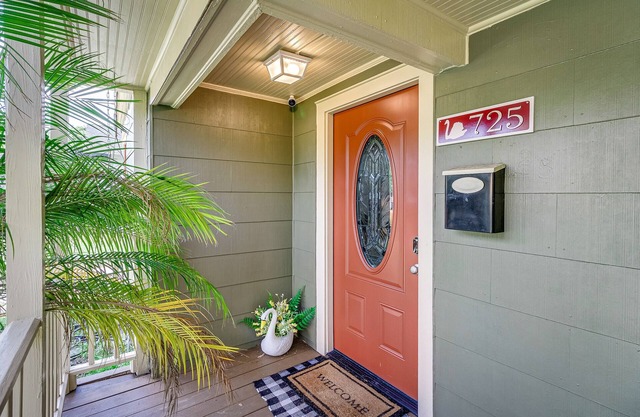 Boho Bungalow 3br, Steps from Swan Lake Morton