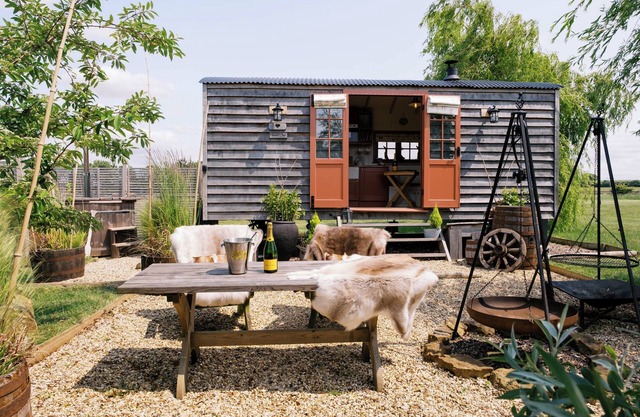 Bonnie's Shepherd's Hut - Wellness & Hot Tub