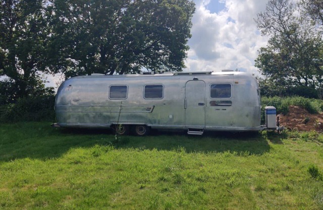 Bonnie the airstream - Country Retreat