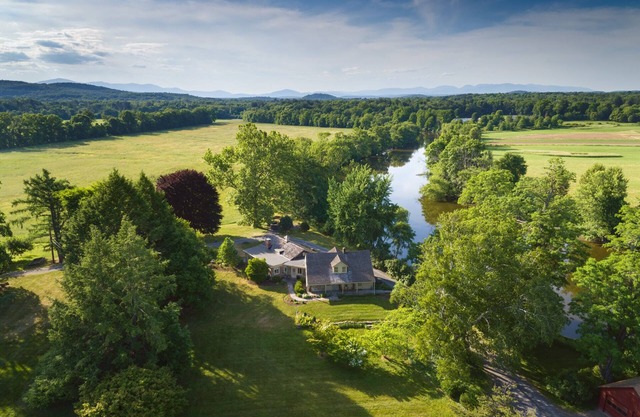 Bontecou Farm sited on a bluff overlooking the Wallkill River