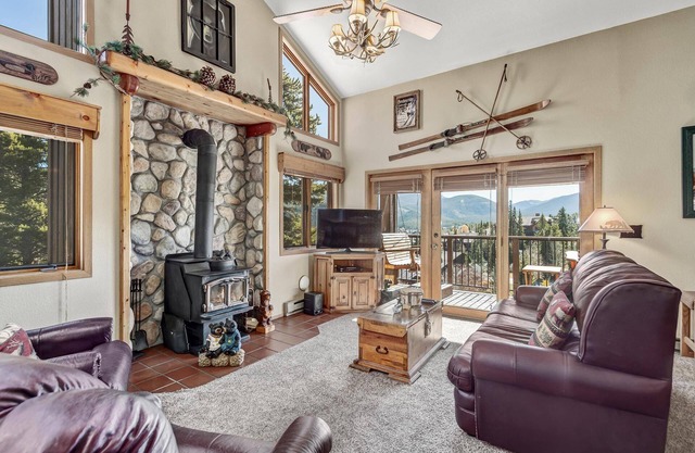 Book for Fall! Mountain Condo with Ski-in, Ski-Out Access! Walk to Downtown!