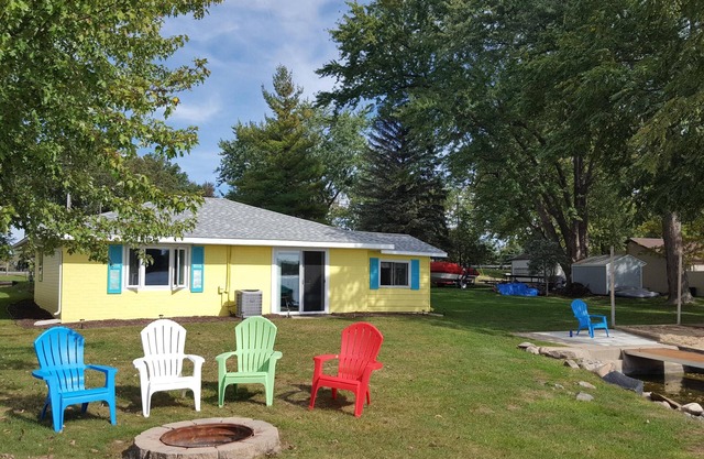 Book your 2025 Summer Dates Now! -Pontoon for Rent-