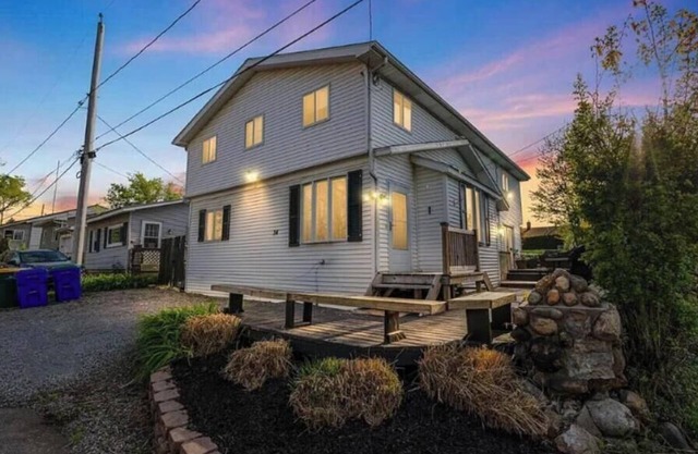 ~Booking for Bills Season~ 3B 2BATH Wanakah Heights Lakeside Home