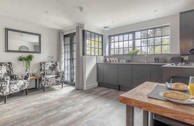 Booking Urban at Halstead