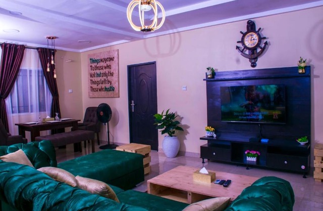 Bookman Apartment (Short Let)