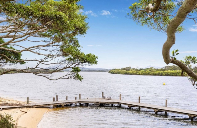 Boronia Avenue, 18 - Stroll to the river, walk to the beach