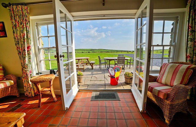 Borthwen Farmhouse - a dog that sleeps 10 guests in 5 bedrooms