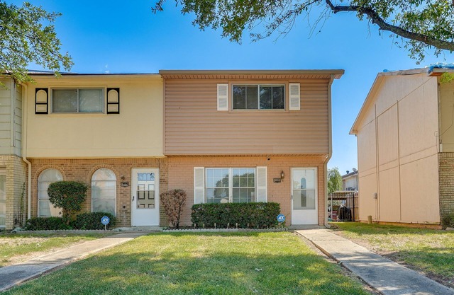 Bossier City Townhome w/Patio + Outdoor Dining!