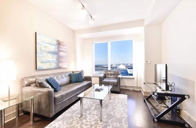 Boston Harbor 1 BR | Desk+Wi-Fi | Kitchen