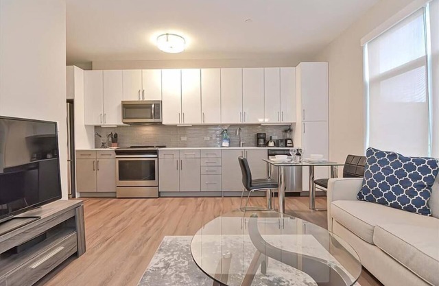 Boston Pier 1 BR | Close to Airport | Workspaces